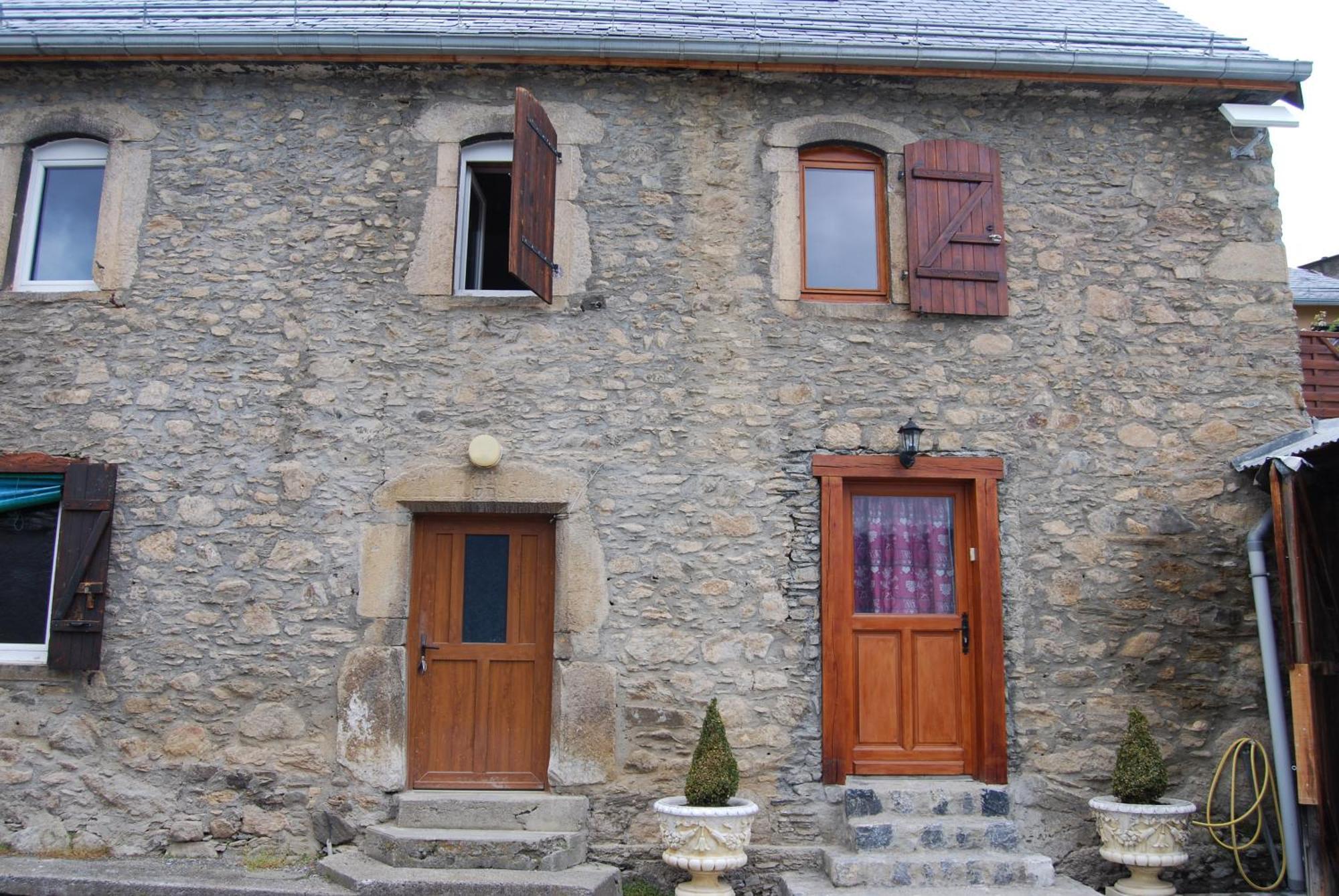 Gite De Montagne Poubeau Esterno foto